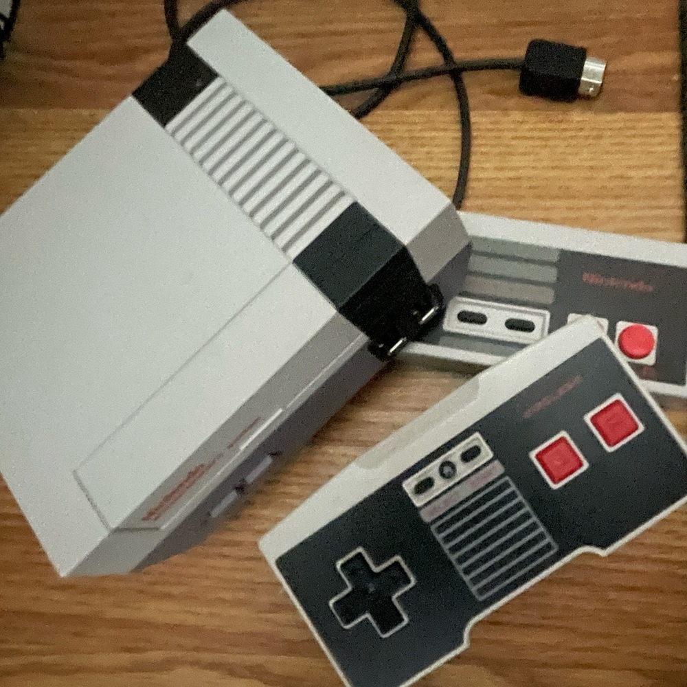 NINTENDO ENTERTAINMENT SYSTEM- CLV-001